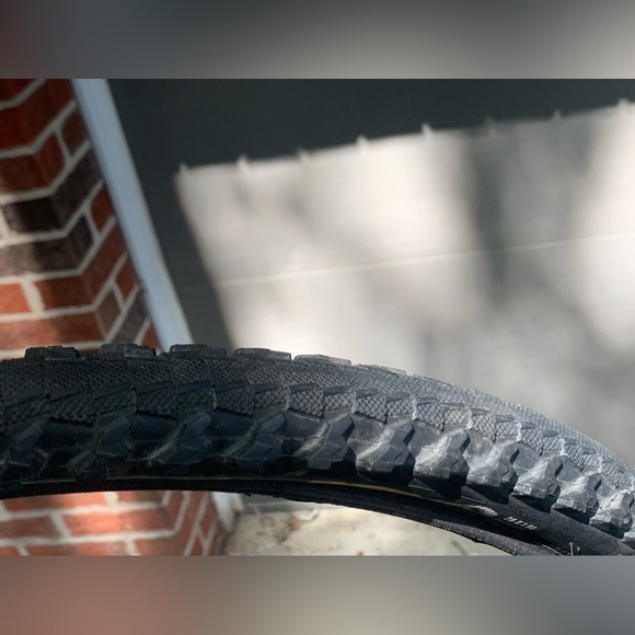 Maxxis Wormdrive 26” x 1.90” Puncture Resistant Hybrid Mountain Bike Tire - Picture 4 of 8